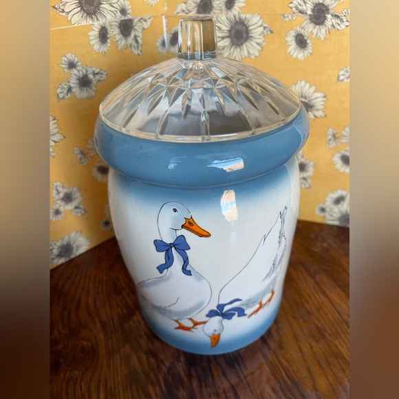 Country Goose farm house cookie pot 💙🦢 - Picture 2 of 5
